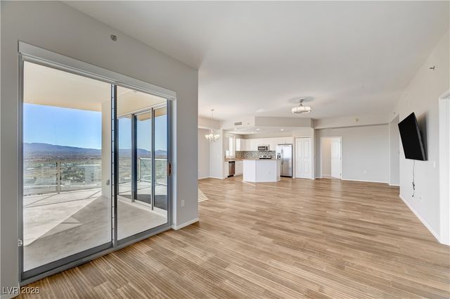 8255 las vegas Boulevard 1713, Las Vegas, NV 89123