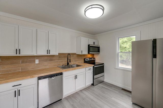 9 Longstreet Road, Rossville, GA 30741