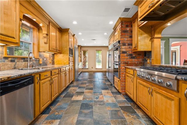 4704 WHITEFIELD Boulevard, Alexandria, LA 71303