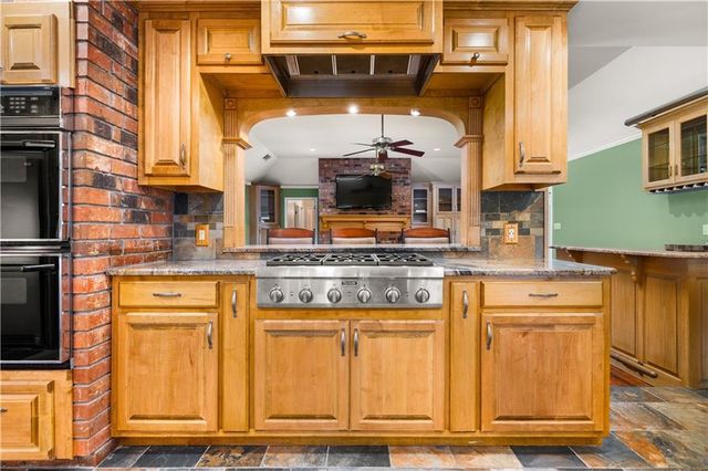 4704 WHITEFIELD Boulevard, Alexandria, LA 71303