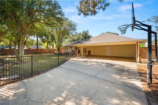 4704 WHITEFIELD Boulevard, Alexandria, LA 71303