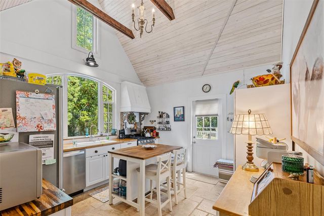 623 N AMELIA AVENUE, Deland, FL 32724