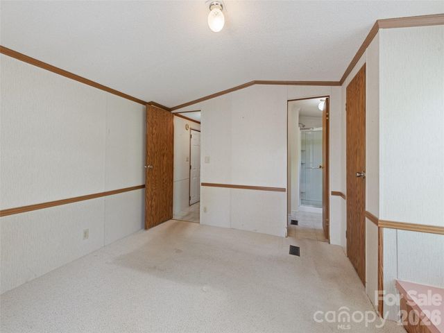 27 Presbyterian Church Road, Mills River, NC 28759