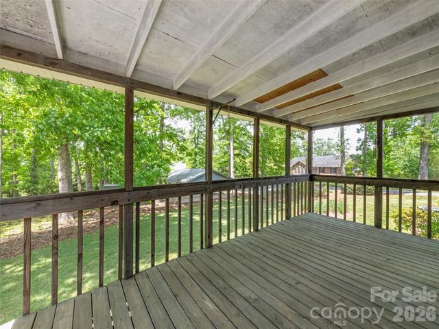 27 Presbyterian Church Road, Mills River, NC 28759