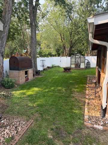 812 123rd Lane NW, Coon Rapids, MN 55448