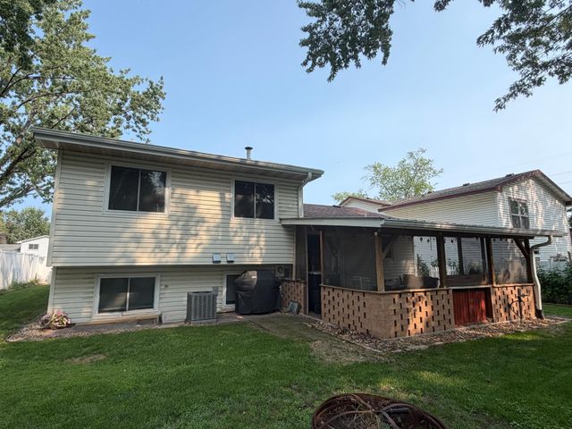 812 123rd Lane NW, Coon Rapids, MN 55448