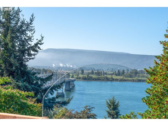 380 COLUMBIA St, Cathlamet, WA 98612
