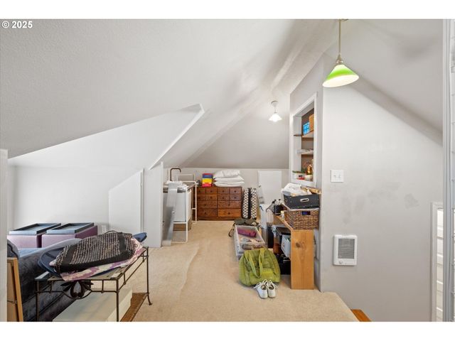 380 COLUMBIA St, Cathlamet, WA 98612