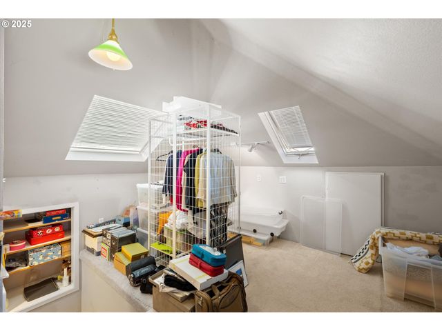 380 COLUMBIA St, Cathlamet, WA 98612