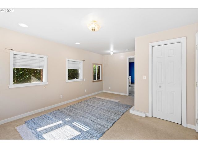 380 COLUMBIA St, Cathlamet, WA 98612