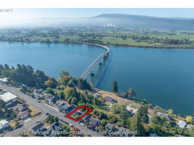380 COLUMBIA St, Cathlamet, WA 98612