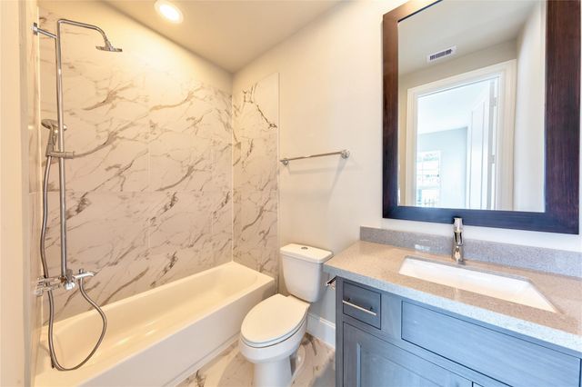 2702 Harvard Street, Houston, TX 77008