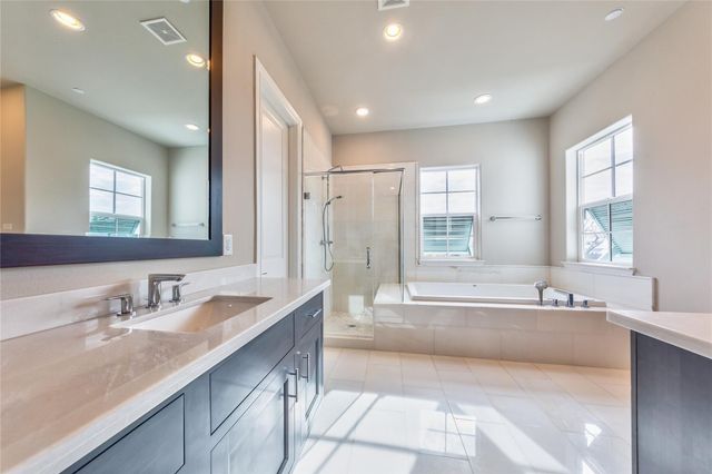 2702 Harvard Street, Houston, TX 77008