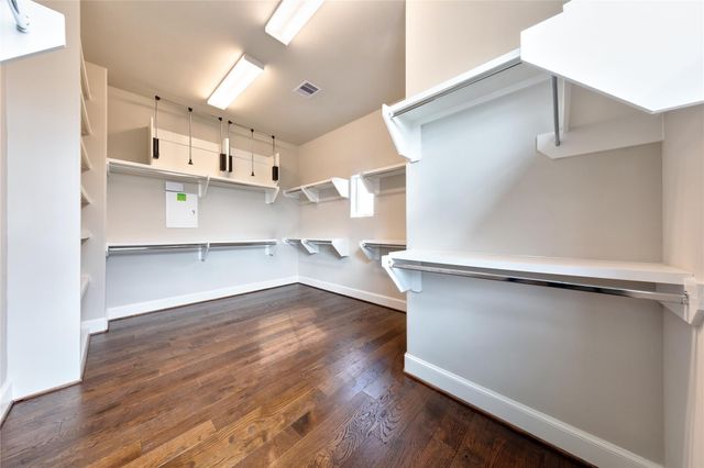 2702 Harvard Street, Houston, TX 77008