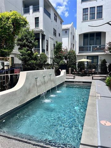 2702 Harvard Street, Houston, TX 77008