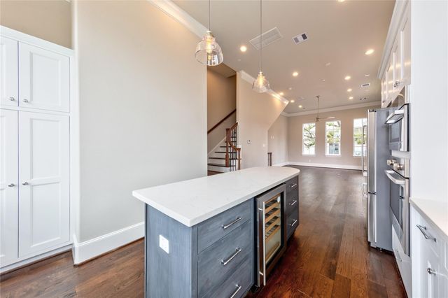 2702 Harvard Street, Houston, TX 77008