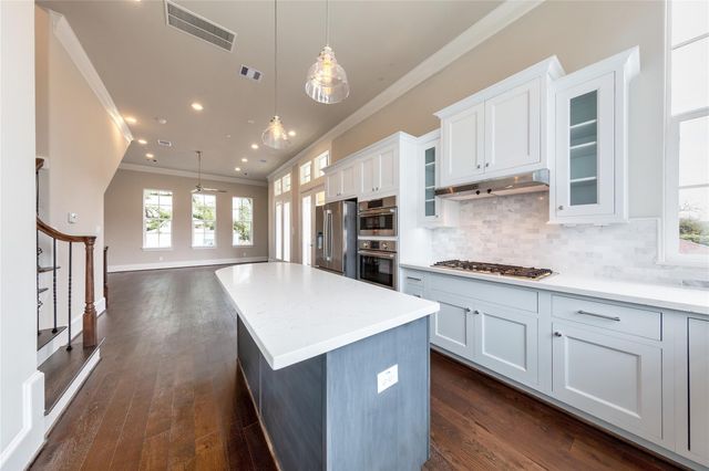 2702 Harvard Street, Houston, TX 77008