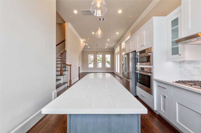 2702 Harvard Street, Houston, TX 77008