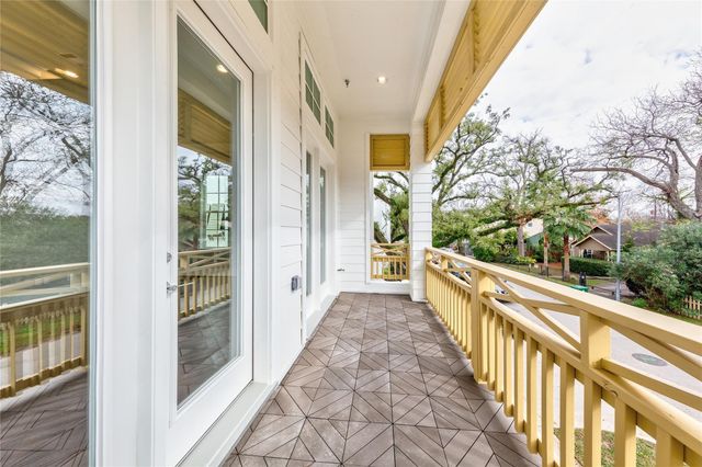 2702 Harvard Street, Houston, TX 77008