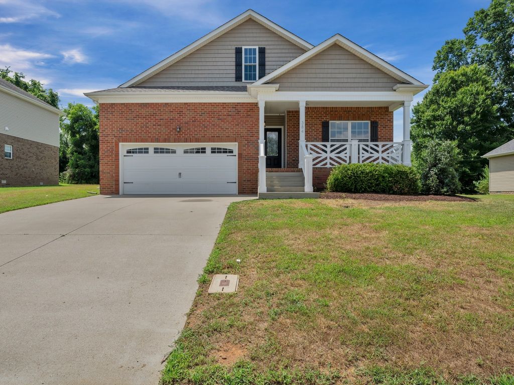 384 Abeline Dr, Clarksville, TN 37043