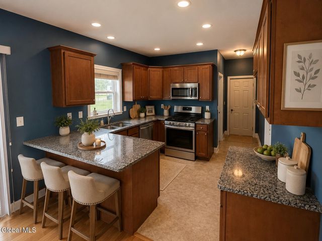 11 Highland View Avenue, East Greenbush, NY 12144
