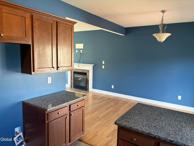 11 Highland View Avenue, East Greenbush, NY 12144