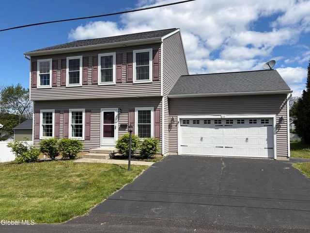 11 Highland View Avenue, East Greenbush, NY 12144