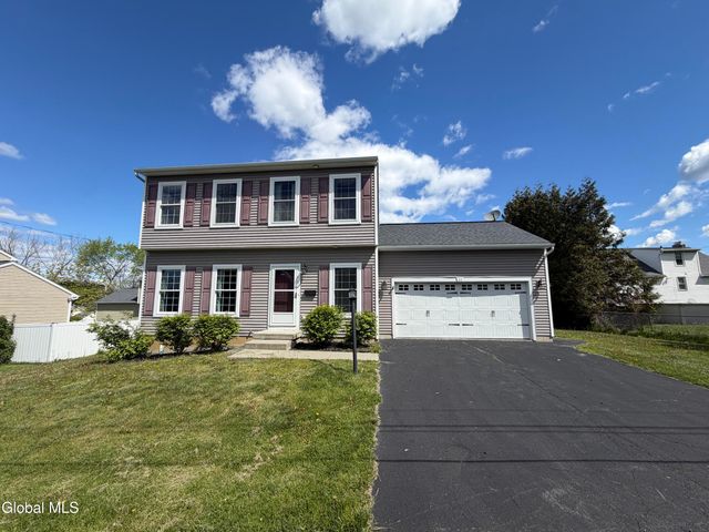 11 Highland View Avenue, East Greenbush, NY 12144