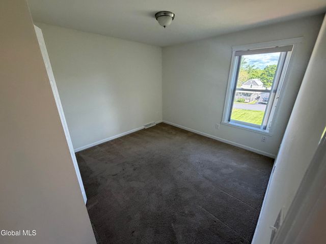 11 Highland View Avenue, East Greenbush, NY 12144