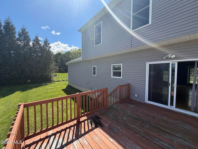 11 Highland View Avenue, East Greenbush, NY 12144