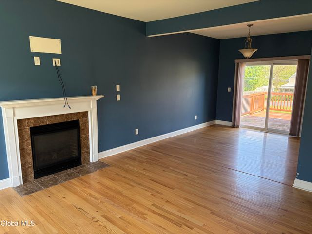 11 Highland View Avenue, East Greenbush, NY 12144