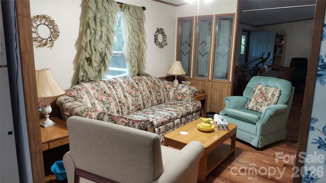 46 Larkspur Lane, Canton, NC 28716