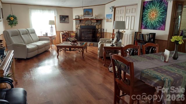 46 Larkspur Lane, Canton, NC 28716