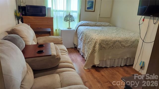 46 Larkspur Lane, Canton, NC 28716