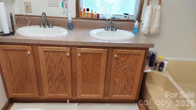 46 Larkspur Lane, Canton, NC 28716