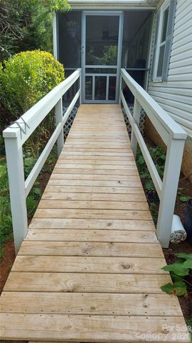 46 Larkspur Lane, Canton, NC 28716