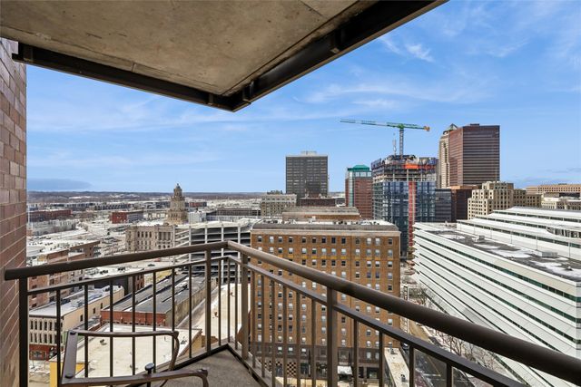 300 Walnut Street 1803, Des Moines, IA 50309