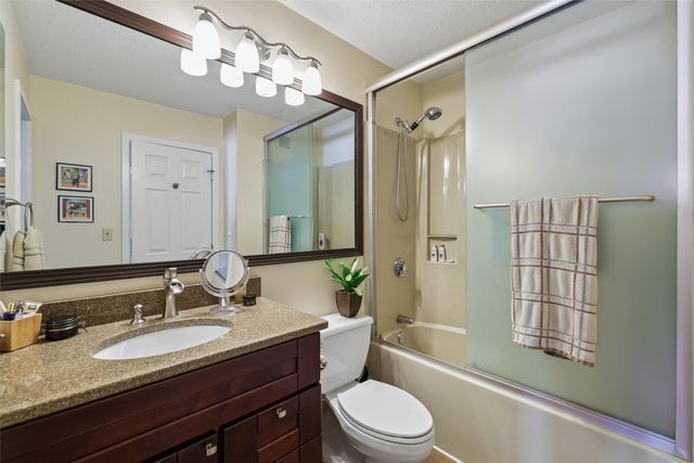 300 Walnut Street 1803, Des Moines, IA 50309