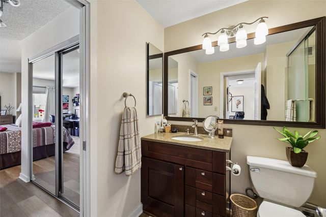 300 Walnut Street 1803, Des Moines, IA 50309