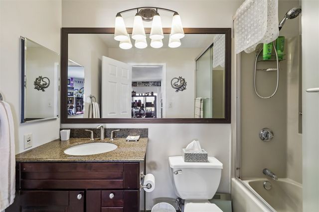 300 Walnut Street 1803, Des Moines, IA 50309