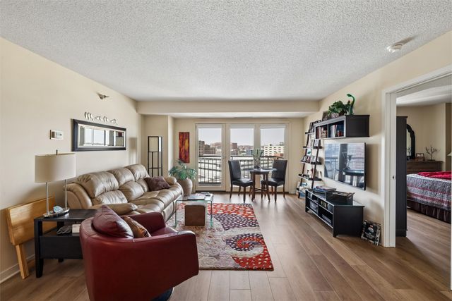 300 Walnut Street 1803, Des Moines, IA 50309