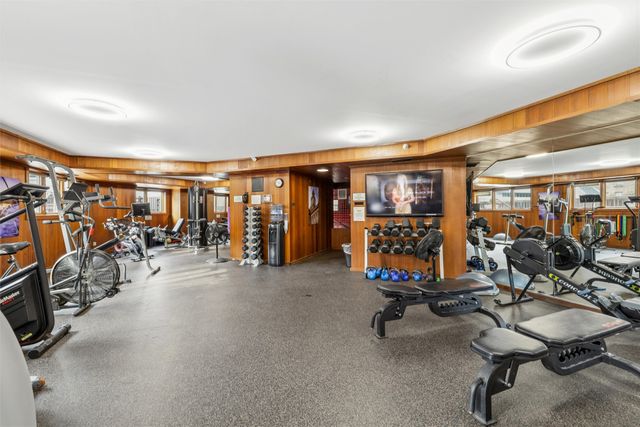 300 Walnut Street 1803, Des Moines, IA 50309