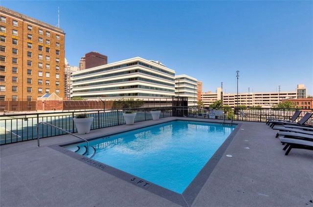 300 Walnut Street 1803, Des Moines, IA 50309