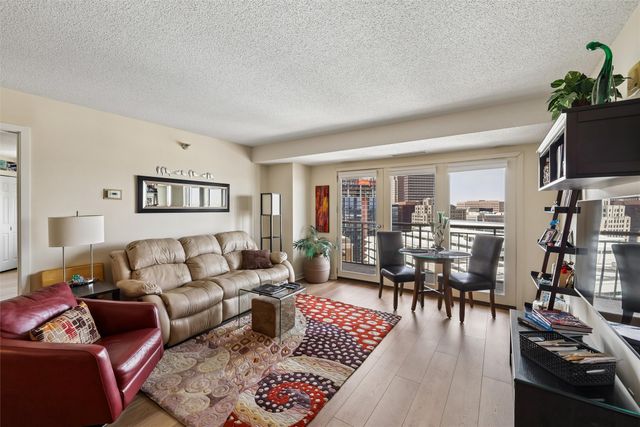 300 Walnut Street 1803, Des Moines, IA 50309