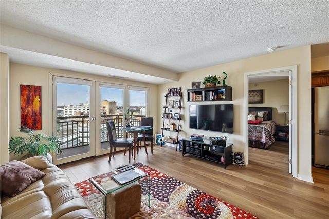 300 Walnut Street 1803, Des Moines, IA 50309