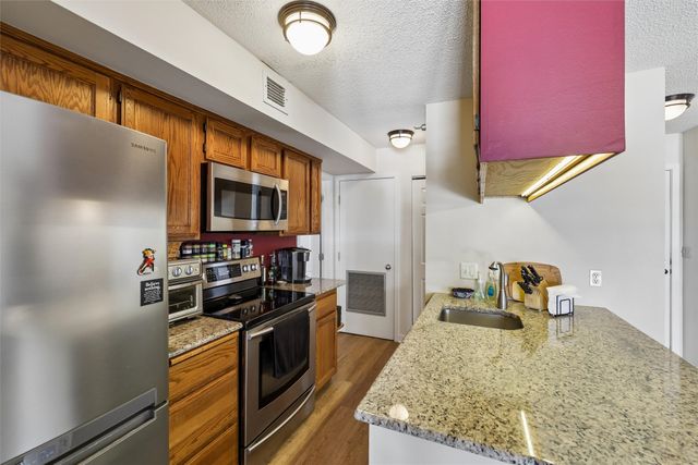 300 Walnut Street 1803, Des Moines, IA 50309