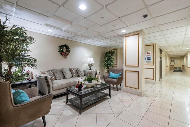 111 Briny Ave 27-01, Pompano Beach, FL 33062