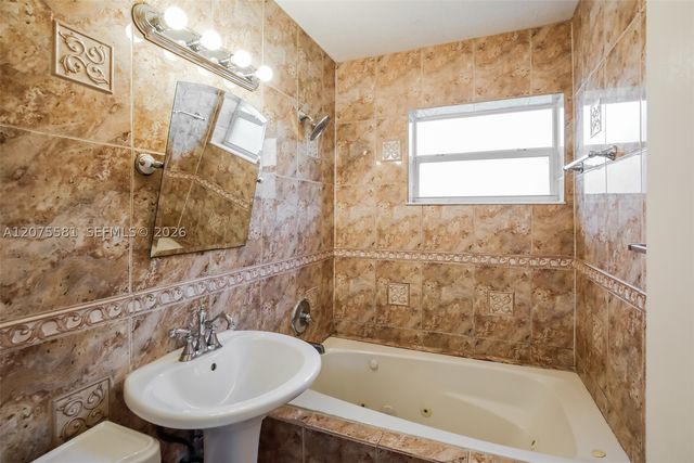 3321 NW 177th Ter, Miami Gardens, FL 33056