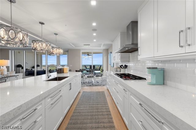 13915 Old Coast RD 1706, Naples, FL 34110