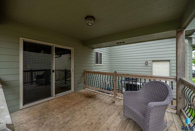 3808 E 52nd St, Sioux Falls, SD 57103